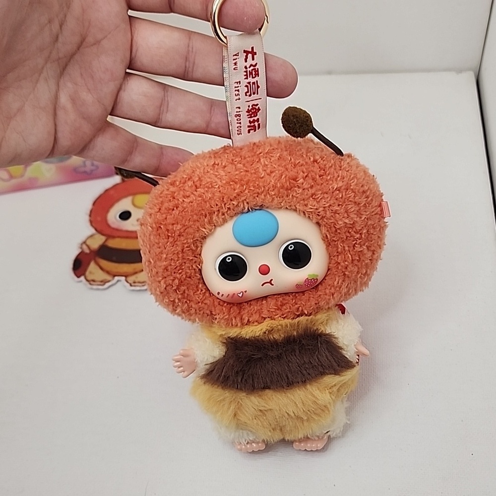 (J5) Baby Three Elf Bee Keychain And Card - Picture 5 of 6